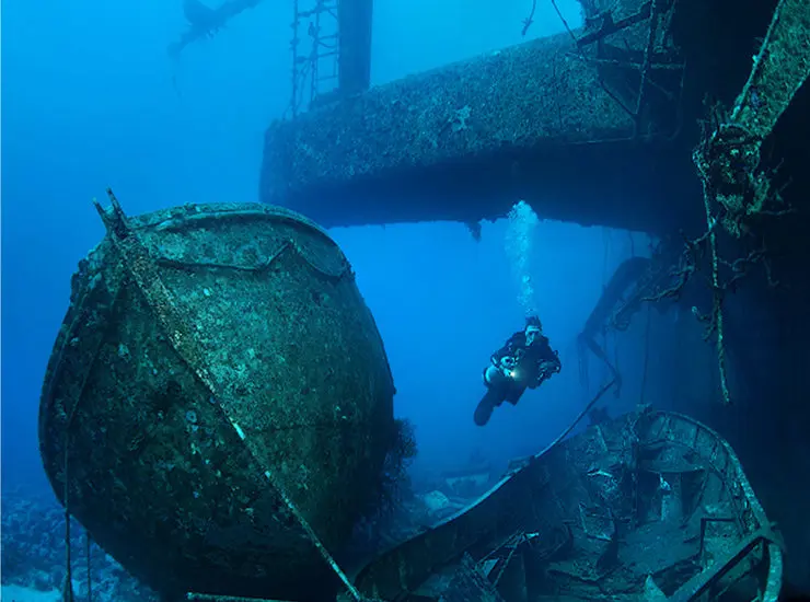 Wreck Diver